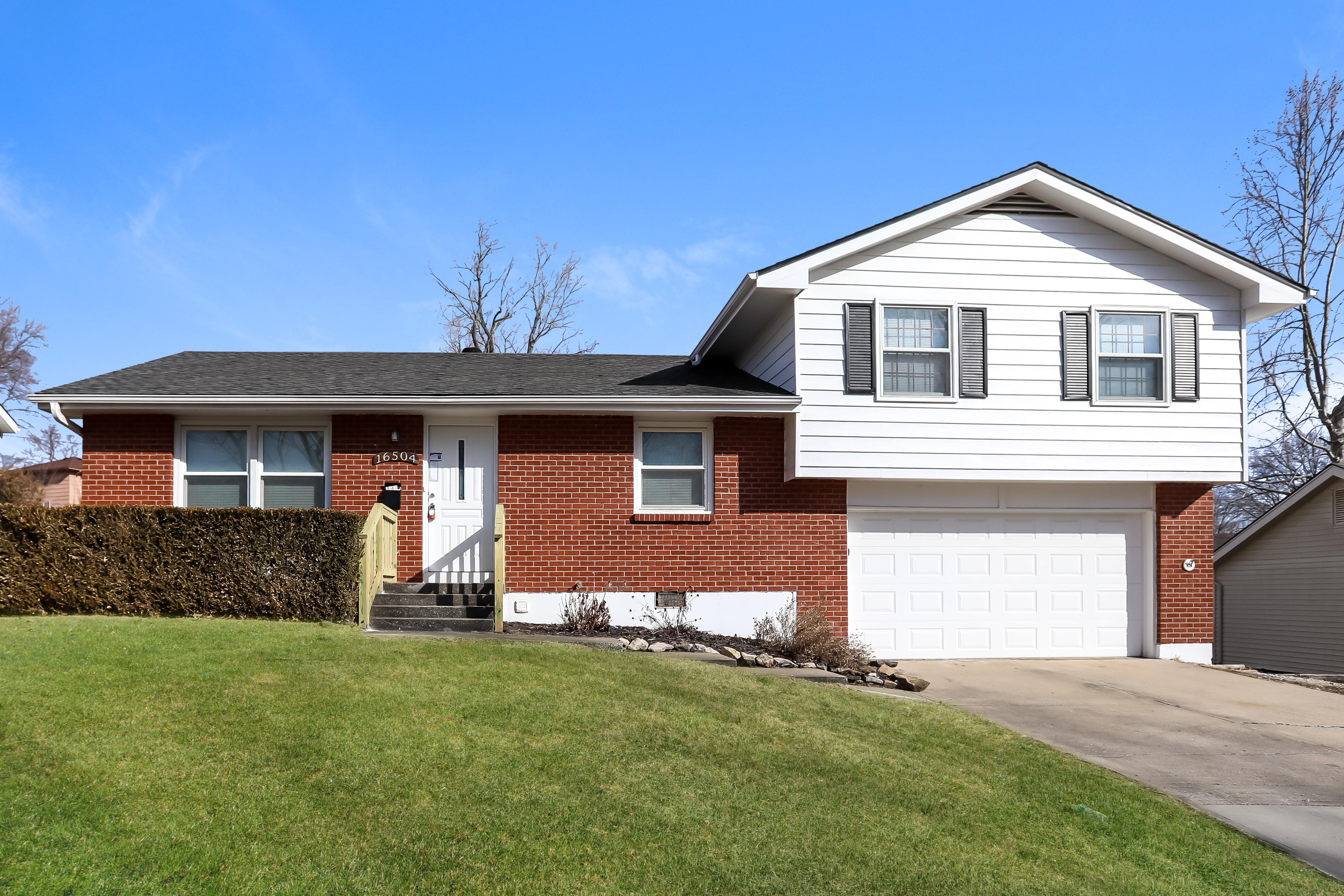 16504 E 33RD ST S INDEPENDENCE, MO 64055